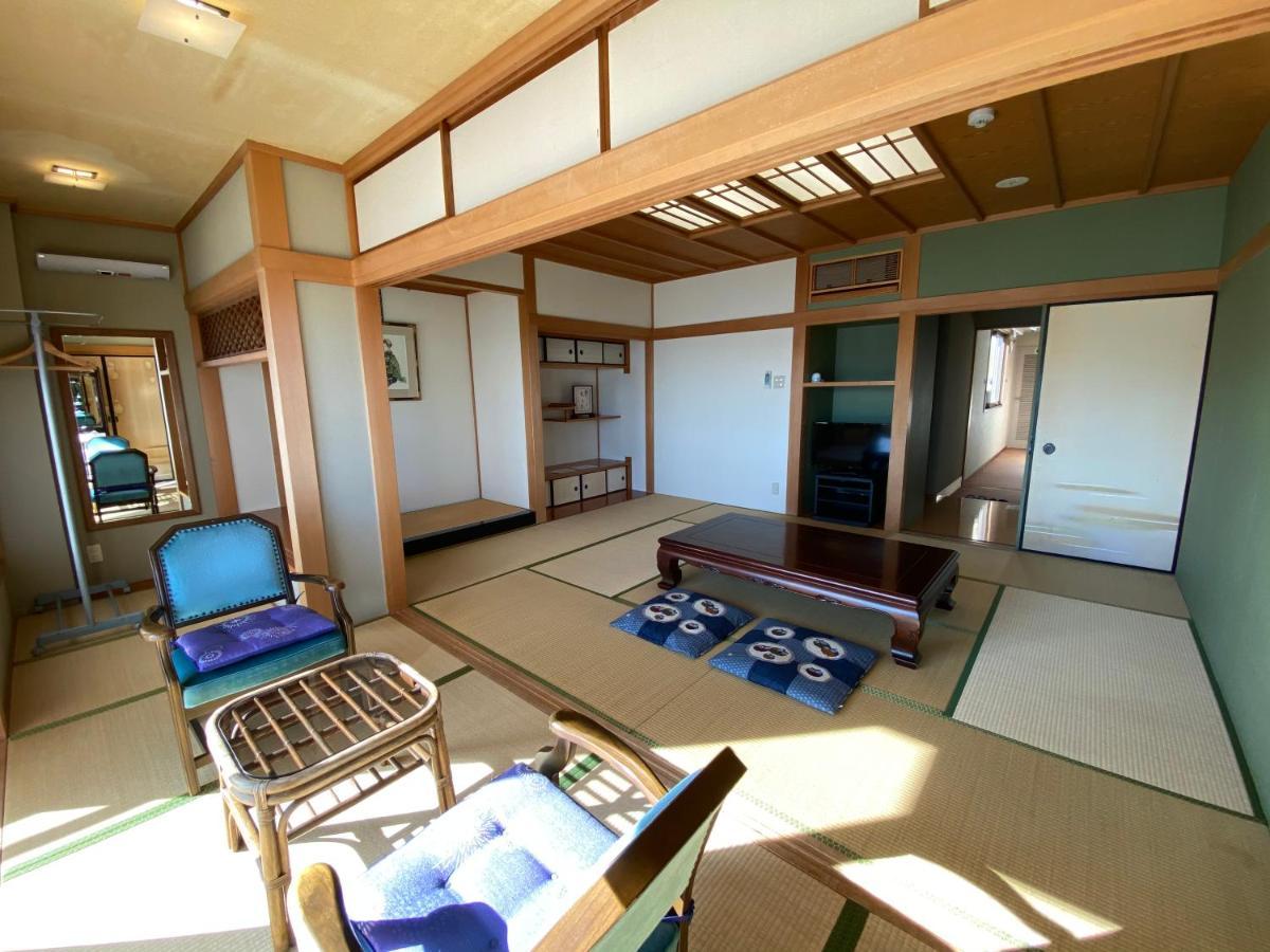 Atami Onsen Guest House Megumi Exterior photo