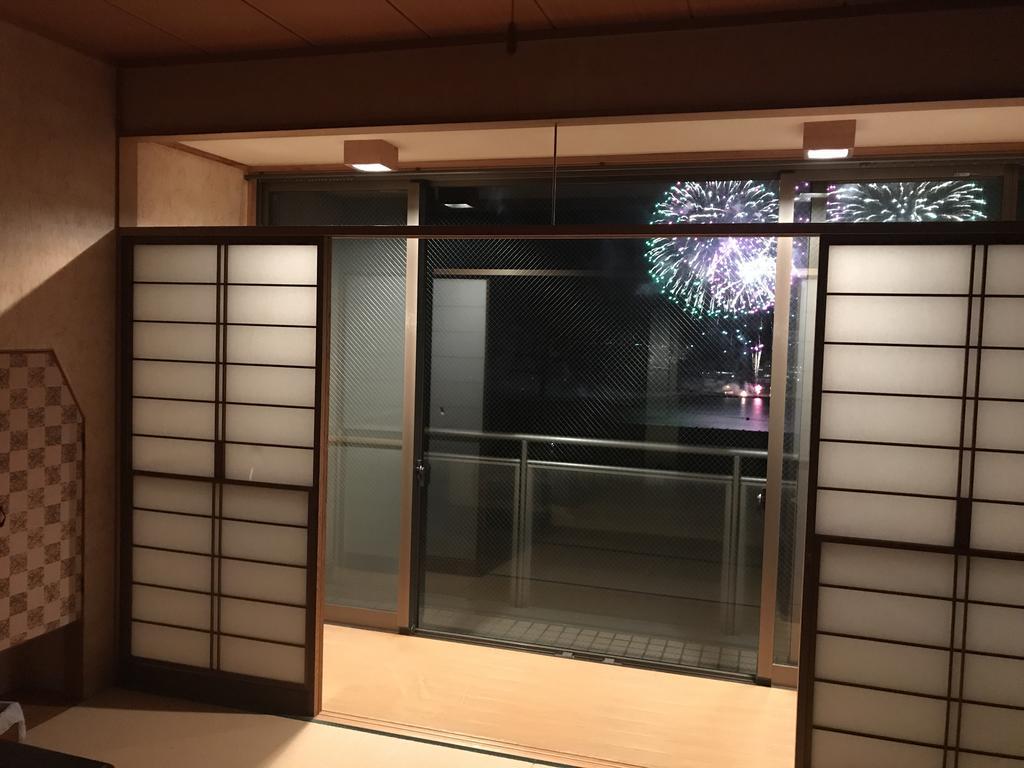 Atami Onsen Guest House Megumi Exterior photo